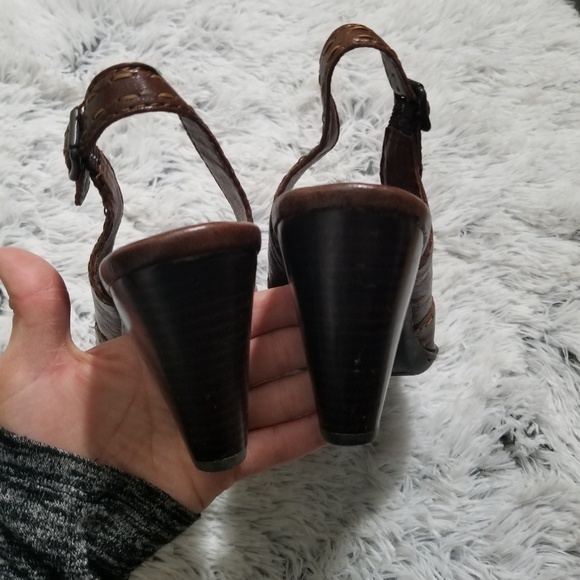 Born heels brown round toe slingback size 8 - Picture 6 of 8